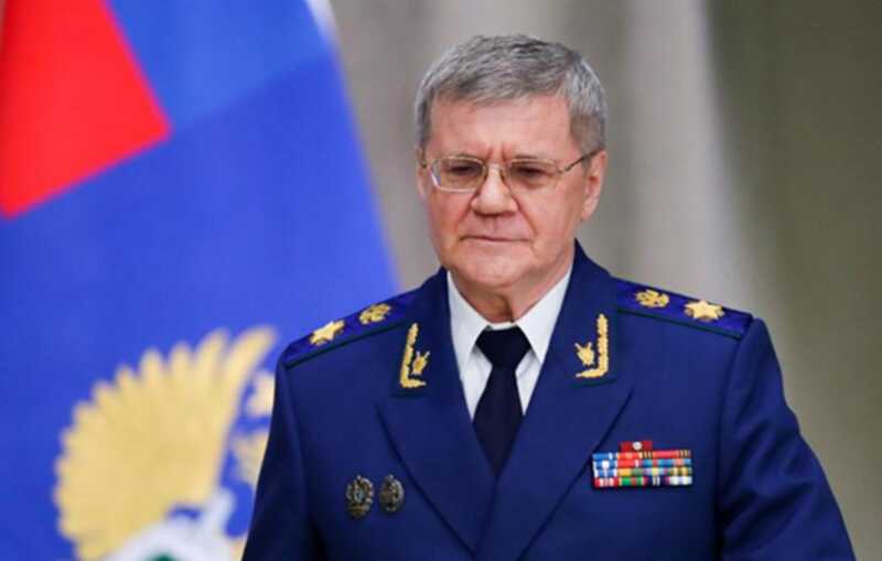 Семейный капитал и прокурорский контроль: что таит в себе представительство Юрия Чайки