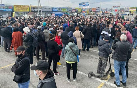 Протестный сход предпринимателей аксайских рынков